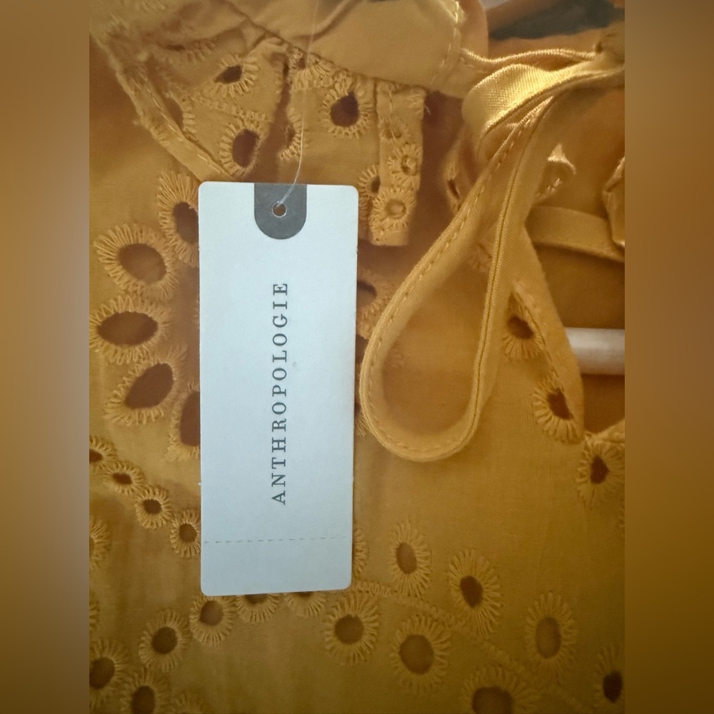 En Saison NWT Yellow eyelet dress. Small. - Picture 5 of 8